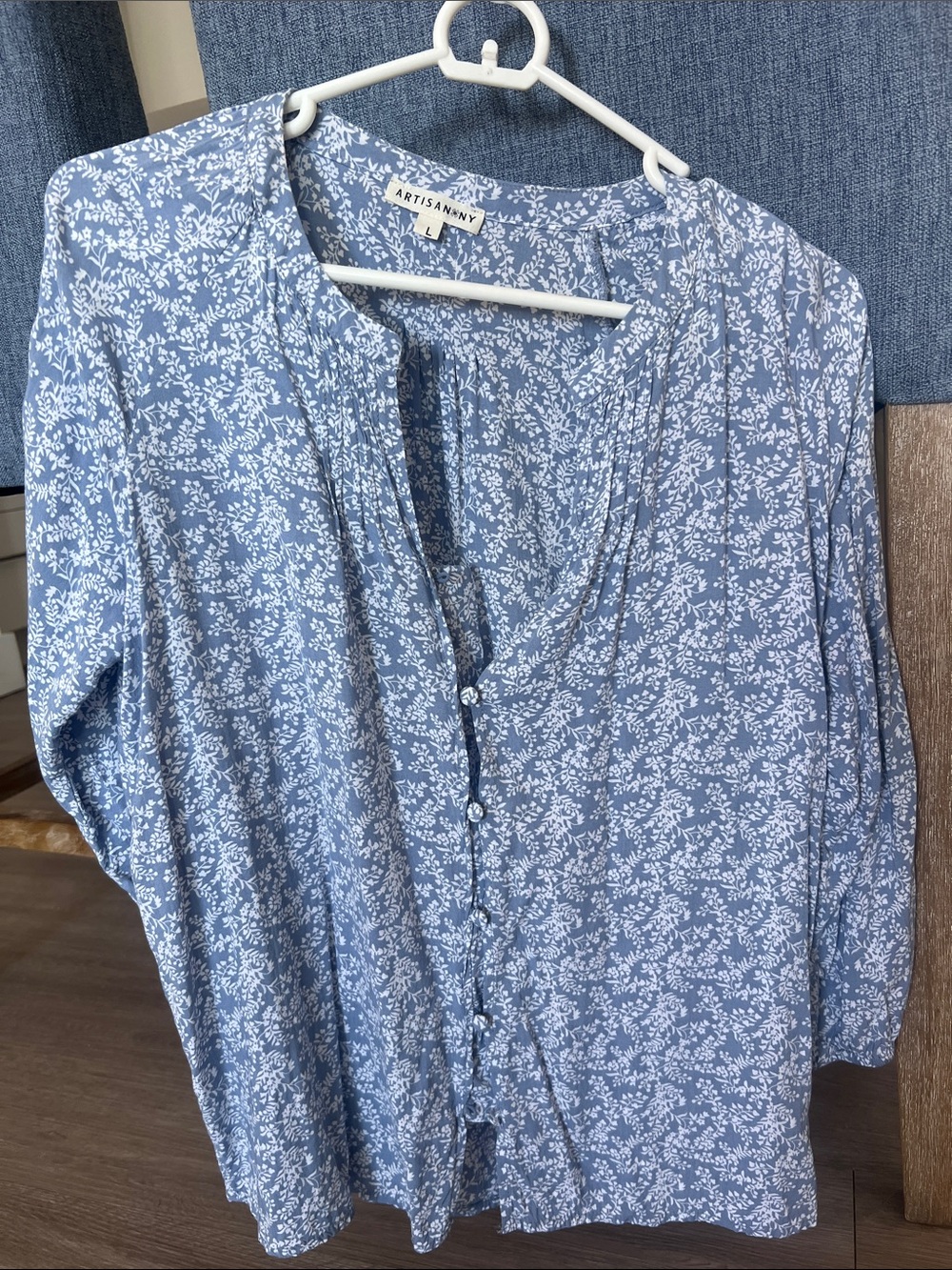 Artisan Ny Light Blue Floral Button-Front Blouse